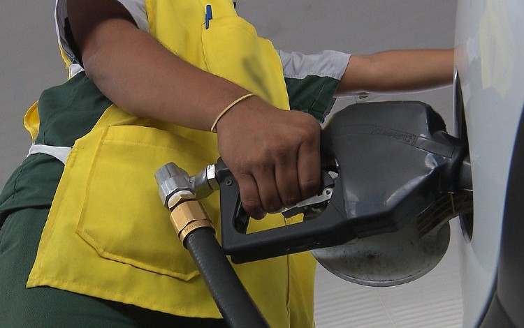 Procon de Campina Grande divulga pesquisa de preços de combustíveis (Foto: Reprodução/TV Paraíba)