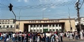 Multidão diante da Casa de Detenção, em São Paulo, no dia 2 de outubro de 1992 | Luiz Novaes/Folhapress