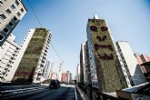 Murais no Minhocão: sete prédios da região receberam a cobertura (Alexandre Battibugli/Veja SP)